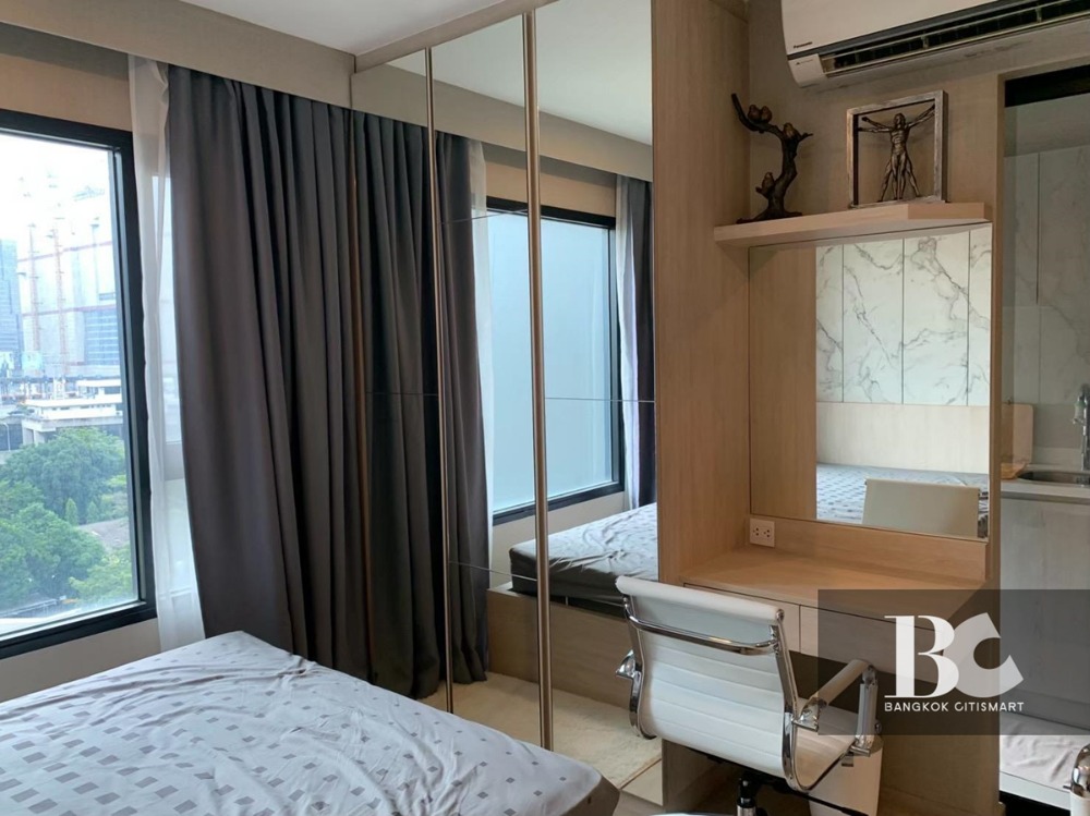 For SaleCondoRama9, Petchburi, RCA : Condo at Asoke for Sale, close to SWU, 1 bed, Life Asoke