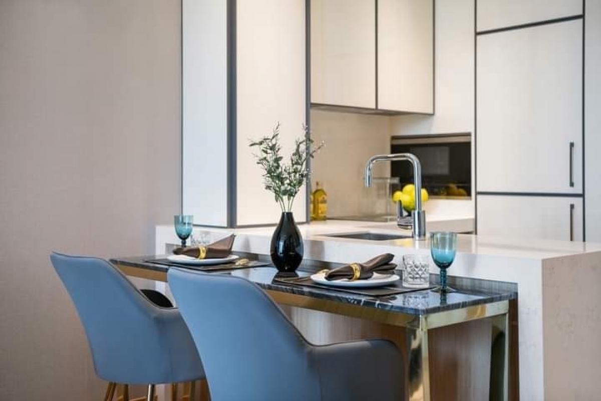 ขายคอนโดสุขุมวิท อโศก ทองหล่อ : 📢👇คุ้มค่าสำหรับการลงทุนหรืออยู่อาศัยเอง ที่คอนโดหรู Beatniq บริการคอนเซียร์จระดับโรงแรม 5 ดาว ใกล้ BTS เดินเพียงประมาณ 10 นาทีถึง Em District ห้องตกแต่งสวย ฟังก์ชันลงตัว เฟอร์นิเจอร์ครบ