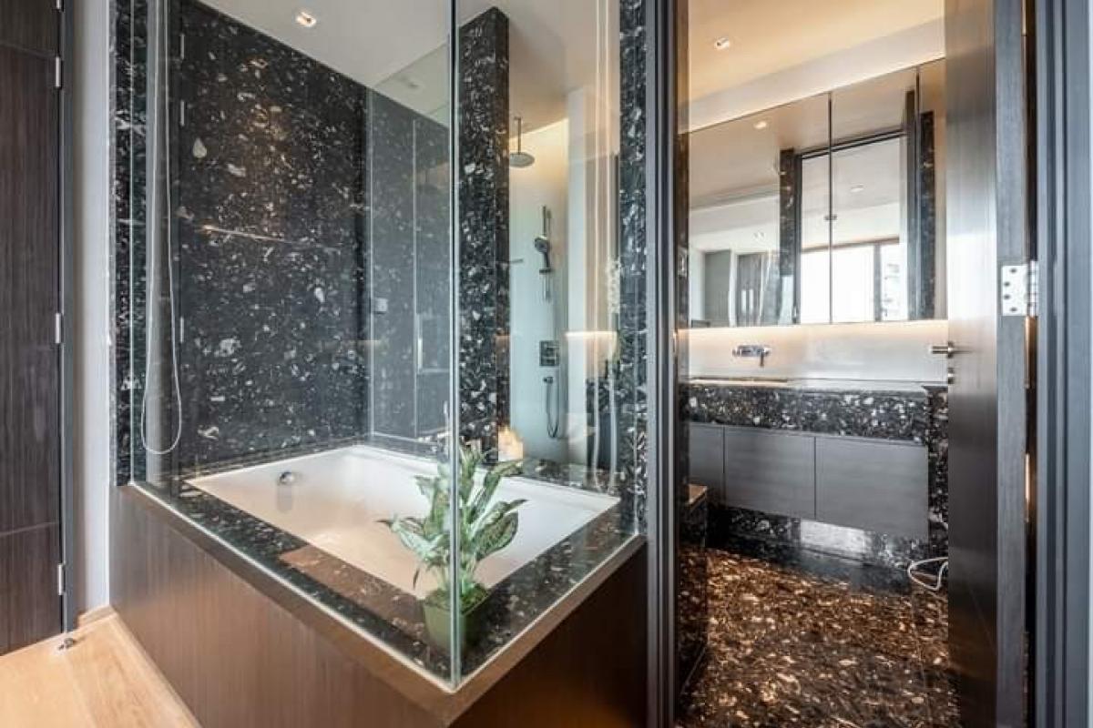 ขายคอนโดสุขุมวิท อโศก ทองหล่อ : 📢👇คุ้มค่าสำหรับการลงทุนหรืออยู่อาศัยเอง ที่คอนโดหรู Beatniq บริการคอนเซียร์จระดับโรงแรม 5 ดาว ใกล้ BTS เดินเพียงประมาณ 10 นาทีถึง Em District ห้องตกแต่งสวย ฟังก์ชันลงตัว เฟอร์นิเจอร์ครบ