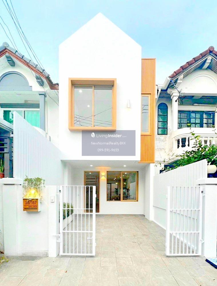 For SaleTownhomeYothinpattana,CDC : H0439😍 For SELL Selling Townhouse 2 floors🚪2 bedrooms🚄near the market on the expressway🏢Pradit manutham🔔House area: 16 sq.wa🔔Usable area: 110 sq.m.💲Selling: 3,870,000฿ ☏O92-8676473,O65-9423251♙LINE:@newnormal