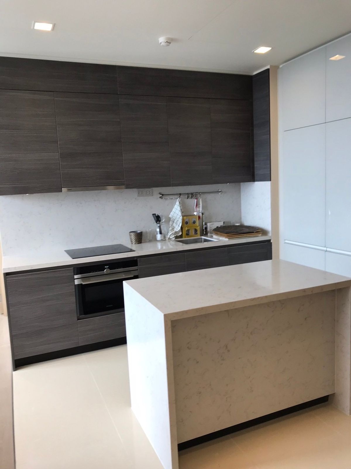 ให้เช่าคอนโดสุขุมวิท อโศก ทองหล่อ : The Esse Asoke / คอนโดหรู วิววัฒนา เงียบสงบ ทำเลดีใจกลางอโศก / 2 ห้องนอน 75 ตร.ม. โทร 0937890899