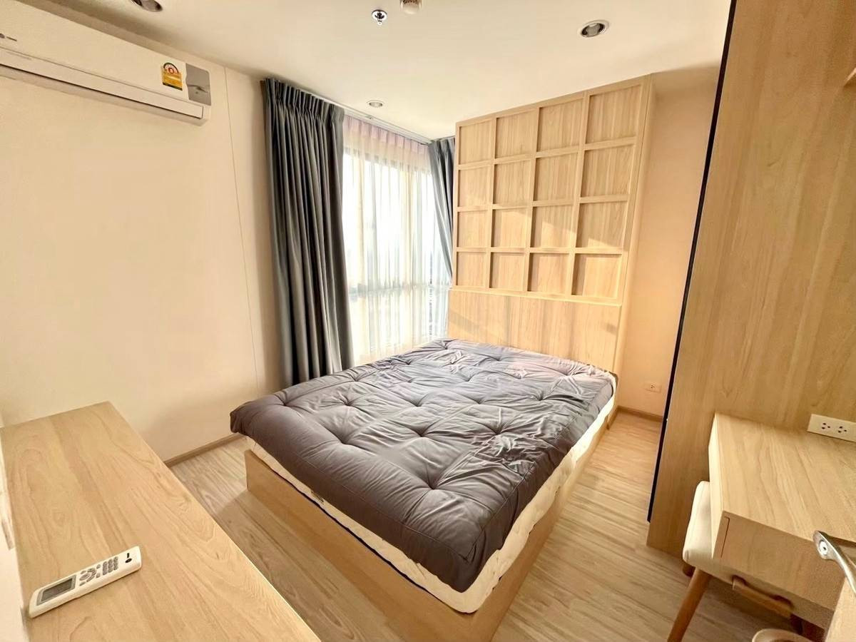 For RentCondoBang Sue, Wong Sawang, Tao Pun : Near MRT Bang Son Station, only 350 meters.