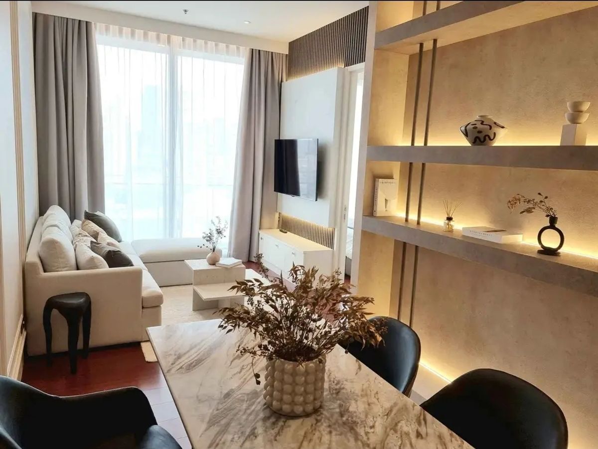 For RentCondoSukhumvit, Asoke, Thonglor : ✨ Super Luxury Price! ✨🏙️ Super Luxury | Khun by Yoo 1 bedroom | 1 bathroom | Size 50 sq.m. 💸 Rent only 65,000 baht/month (Negotiable!) 📞 Call: 086-746-8882 (K. Cooper)