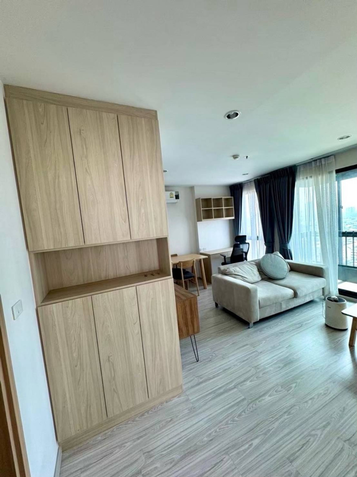 For RentCondoBang Sue, Wong Sawang, Tao Pun : Near MRT Bang Son Station, only 350 meters.