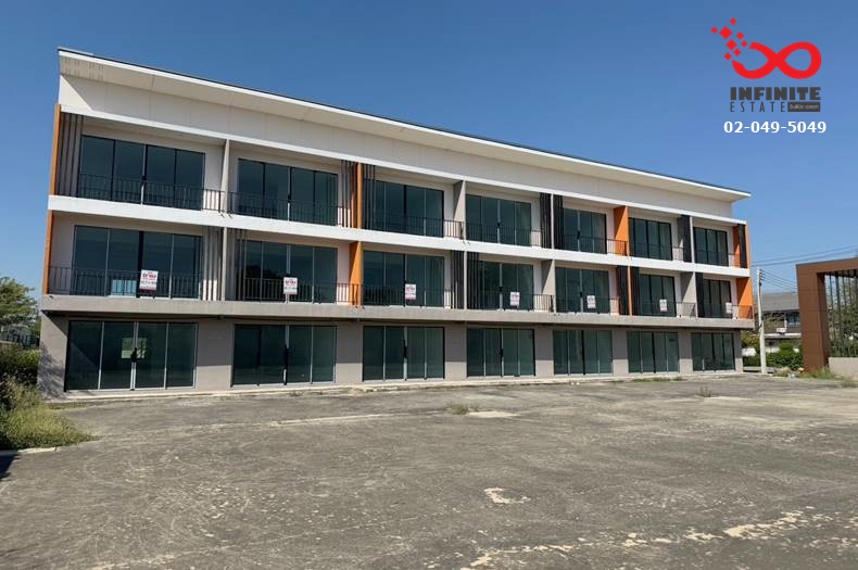 For SaleShop HousePathum Thani,Rangsit, Thammasat : For sale: 3-storey commercial building, Winning Residence project, Wongwaen-Khlong 5, Khlong 5 Road