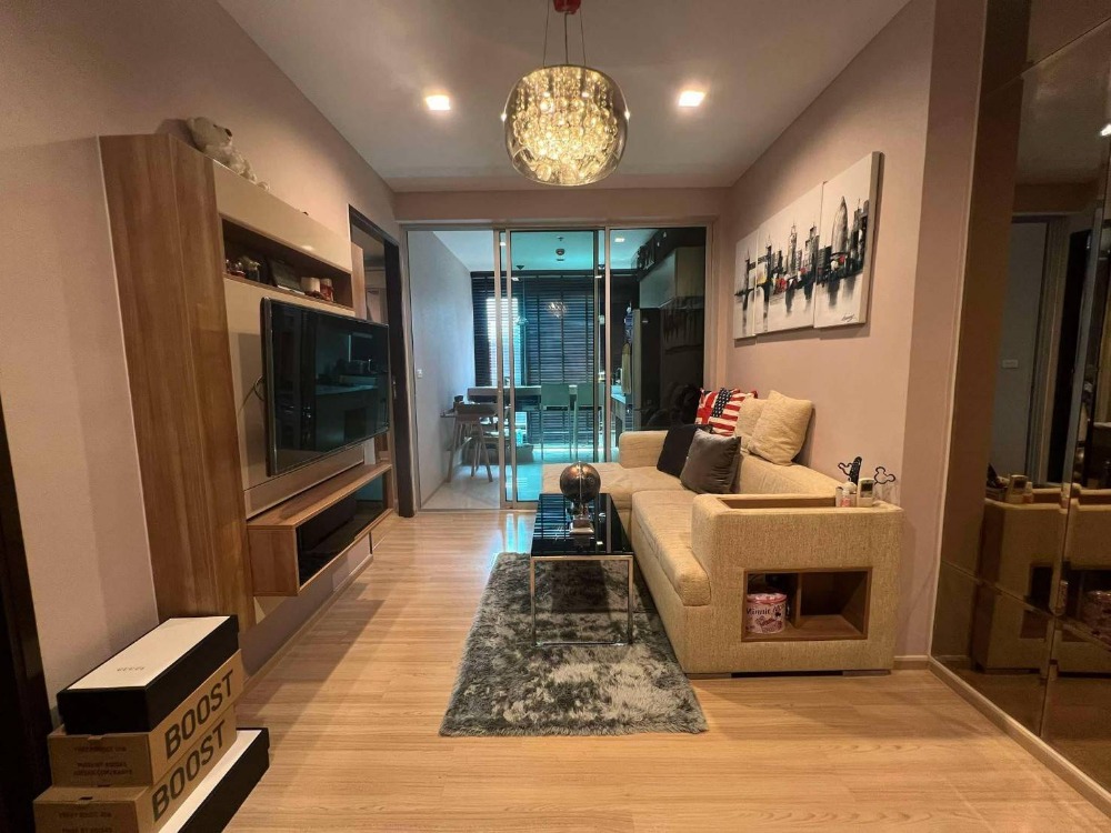 ขายคอนโดสาทร นราธิวาส : ขาย Rhythm Sathorn  ราคาดีมาก