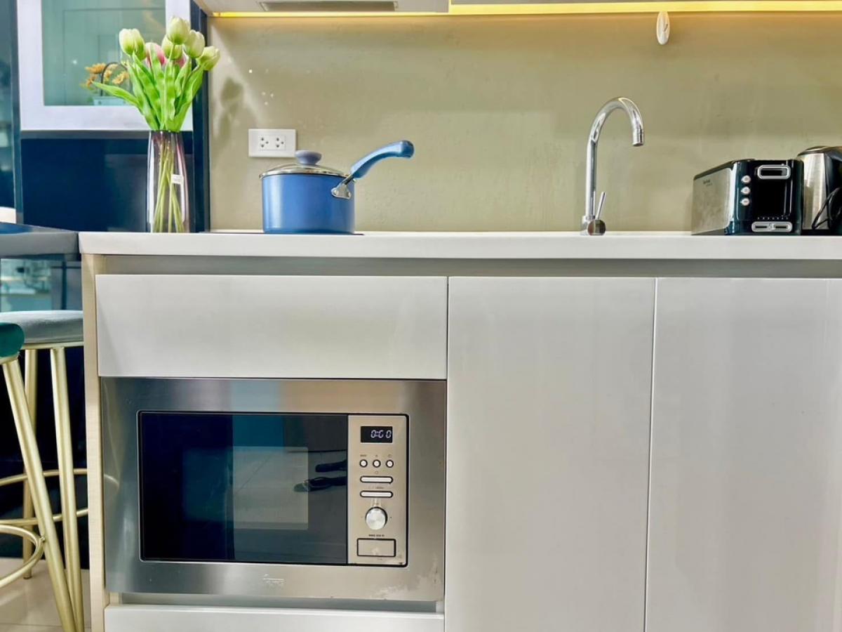 ให้เช่าคอนโดพัทยา บางแสน ชลบุรี สัตหีบ : FoR Rent ‼️ Seaview ปล่อยเช่าคอนโดริเวียร่า จอมเทียน ชั้น 32ใก้ลหาดจอมเทียน เดือนละ 25,000 รวมค่าส่วนกลาง (ราคานี้สัญญารายปีเท่านั้น)😃😃