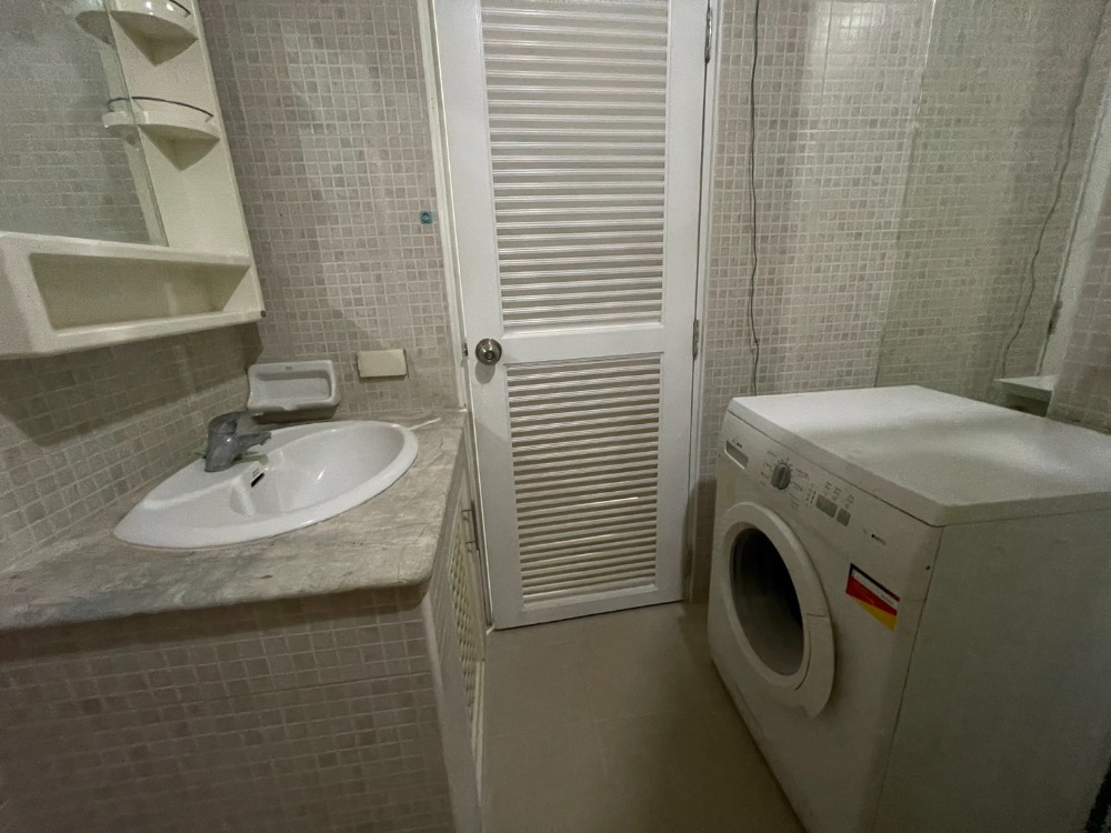 ให้เช่าคอนโดสีลม ศาลาแดง บางรัก : Rent Silom Suite Condo (Sathorn12 - BTS Saint Louise)