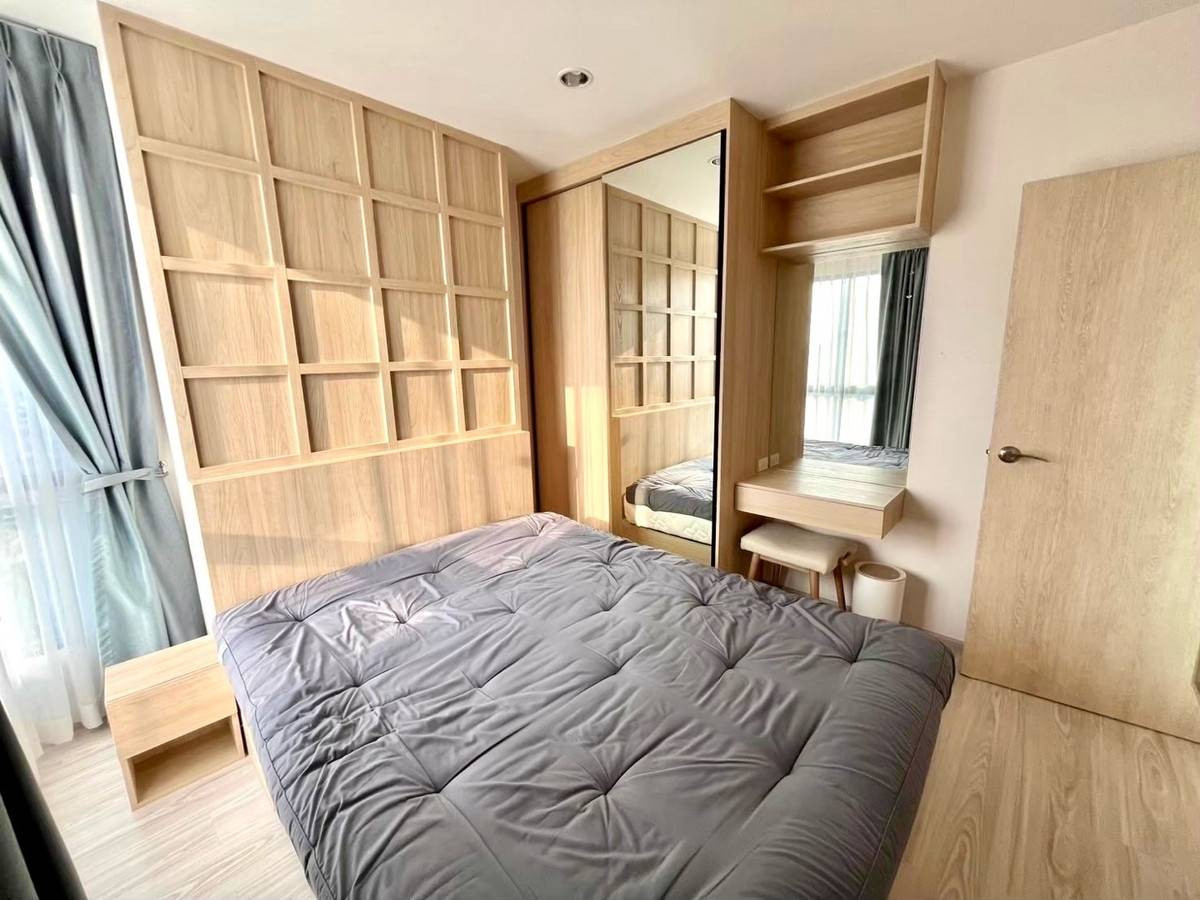 For RentCondoBang Sue, Wong Sawang, Tao Pun : Near MRT Bang Son Station, only 350 meters.