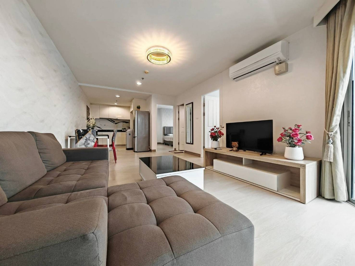 For RentCondoRama9, Petchburi, RCA : Near MRT Rama 9, approximately 500 m., near Rama 9 intersection.