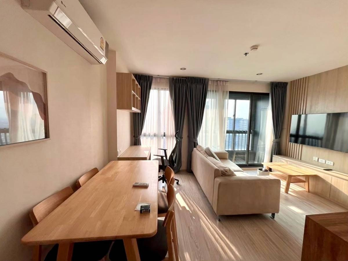 For RentCondoBang Sue, Wong Sawang, Tao Pun : Near MRT Bang Son Station, only 350 meters.