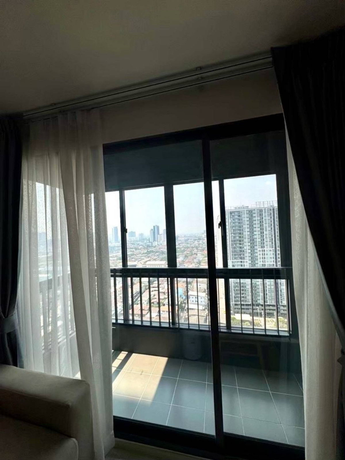 For RentCondoBang Sue, Wong Sawang, Tao Pun : Near MRT Bang Son Station, only 350 meters.