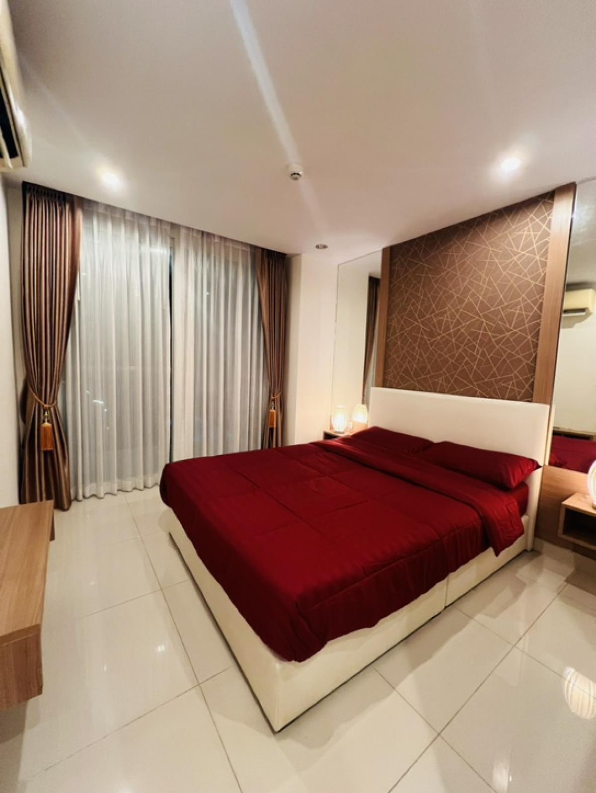 ให้เช่าคอนโดพัทยา บางแสน ชลบุรี สัตหีบ : For Rent‼️ 1 Bedroom Pool View 40 Sqm. Amazon Residence