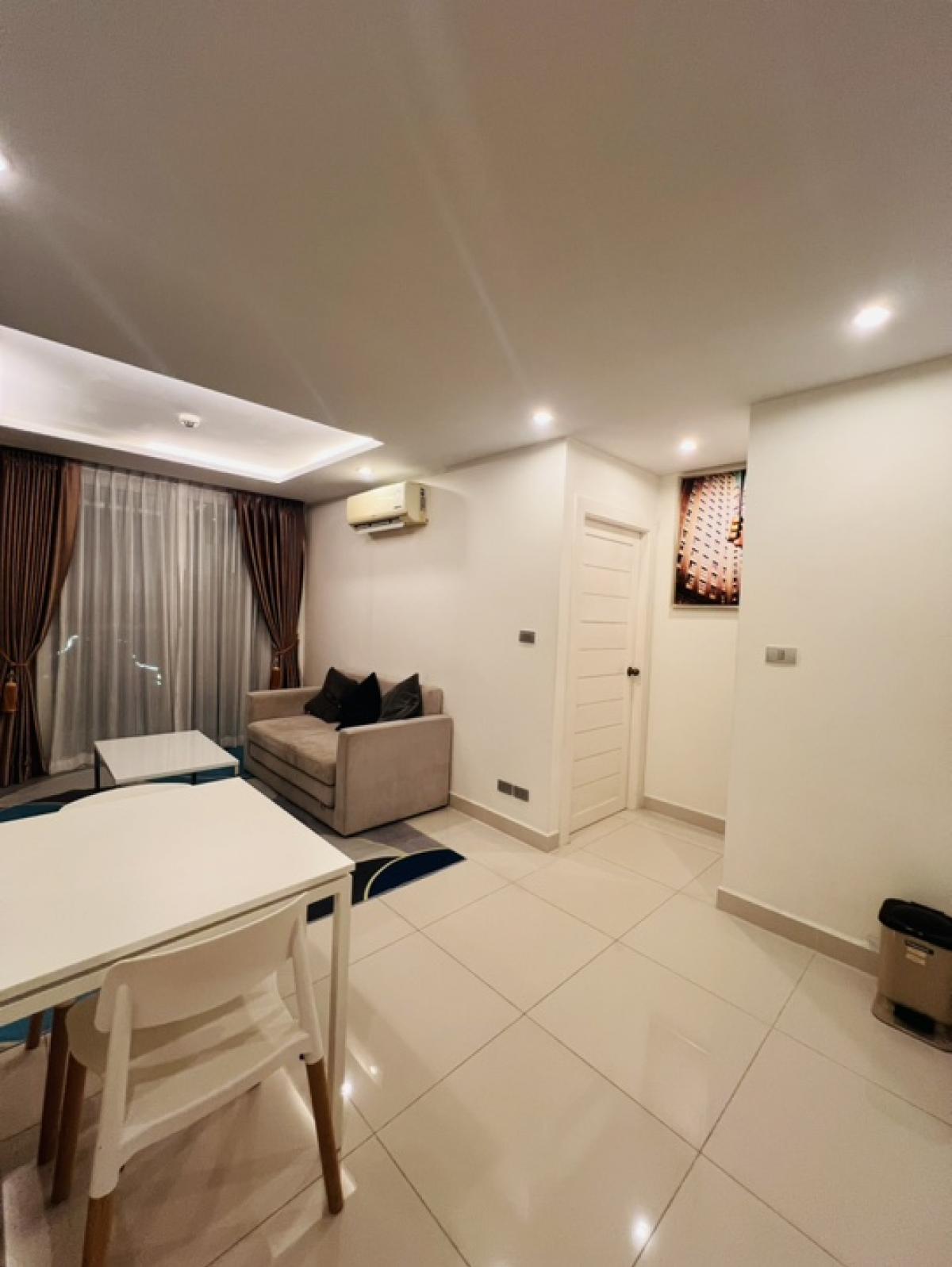 ให้เช่าคอนโดพัทยา บางแสน ชลบุรี สัตหีบ : For Rent‼️ 1 Bedroom Pool View 40 Sqm. Amazon Residence