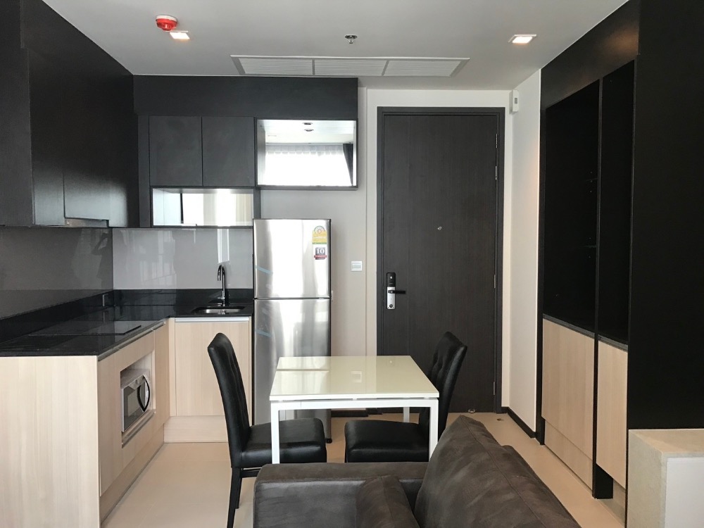 For RentCondoSukhumvit, Asoke, Thonglor : (FOR RENT)🟢 Edge Sukhumvit 23  I 1-BR, Fully Furnished & Equipped. ㅡ Near 🚆BTS Asok / MRT Sukhumvit