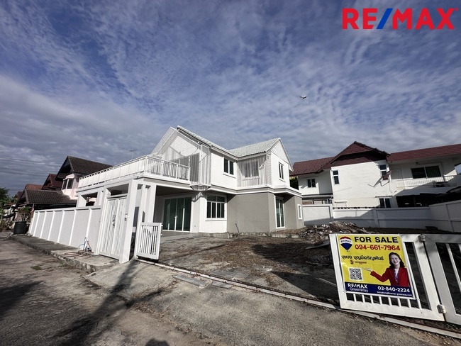 ขายบ้านนครปฐม : ขายบ้านเดี่ยวพุทธมณฑลสาย 4 หลังใหญ่ 100 ตารางวา รีโนเวทใหม่ สไตล์โมเดิร์น หมู่บ้านมณฑลทิพย์ ติดถนนใหญ่ ราคาพิเศษ เพียง 4.8 ล้านบาท เท่านั้น