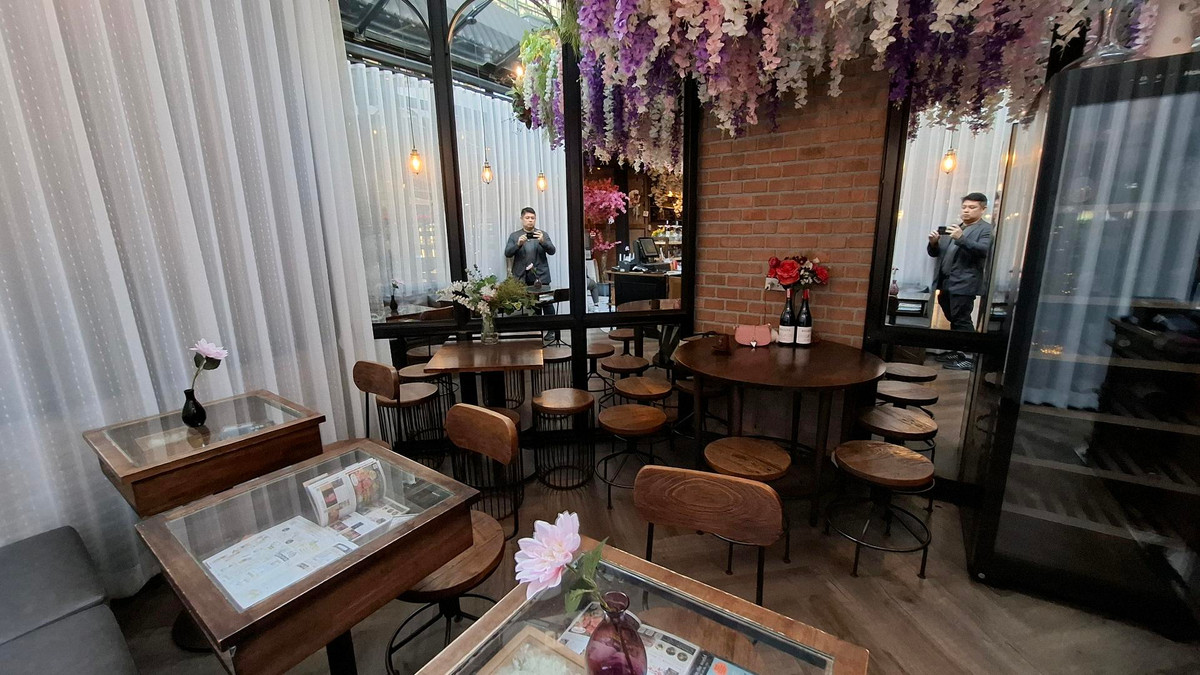 เซ้งร้านค้า/ตลาดนัดสุขุมวิท อโศก ทองหล่อ : เซ้งด่วน! คาเฟ่ทำเลทองใน **ย่านทองหล่อ** ใจกลางกรุงเทพ ราคาพิเศษแค่ **1,200,000 บาท**