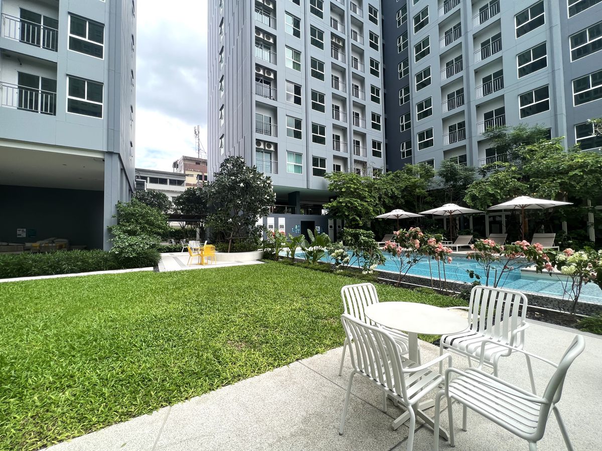 For SaleCondoPinklao, Charansanitwong : Condo for sale Lumpini Ville Charan - Fai Chai, on the main road, near MRT Charan 13 station, fully furnished, complete common area, ready to move in, Studio size 25 sq m., special price, beautiful room, good location, convenient transportation, Charan Sa