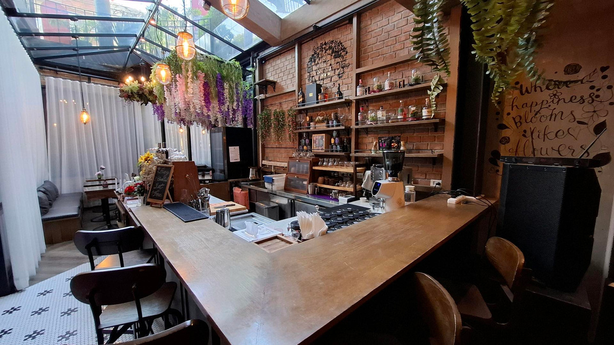 เซ้งร้านค้า/ตลาดนัดสุขุมวิท อโศก ทองหล่อ : เซ้งด่วน! คาเฟ่ทำเลทองใน **ย่านทองหล่อ** ใจกลางกรุงเทพ ราคาพิเศษแค่ **1,200,000 บาท**