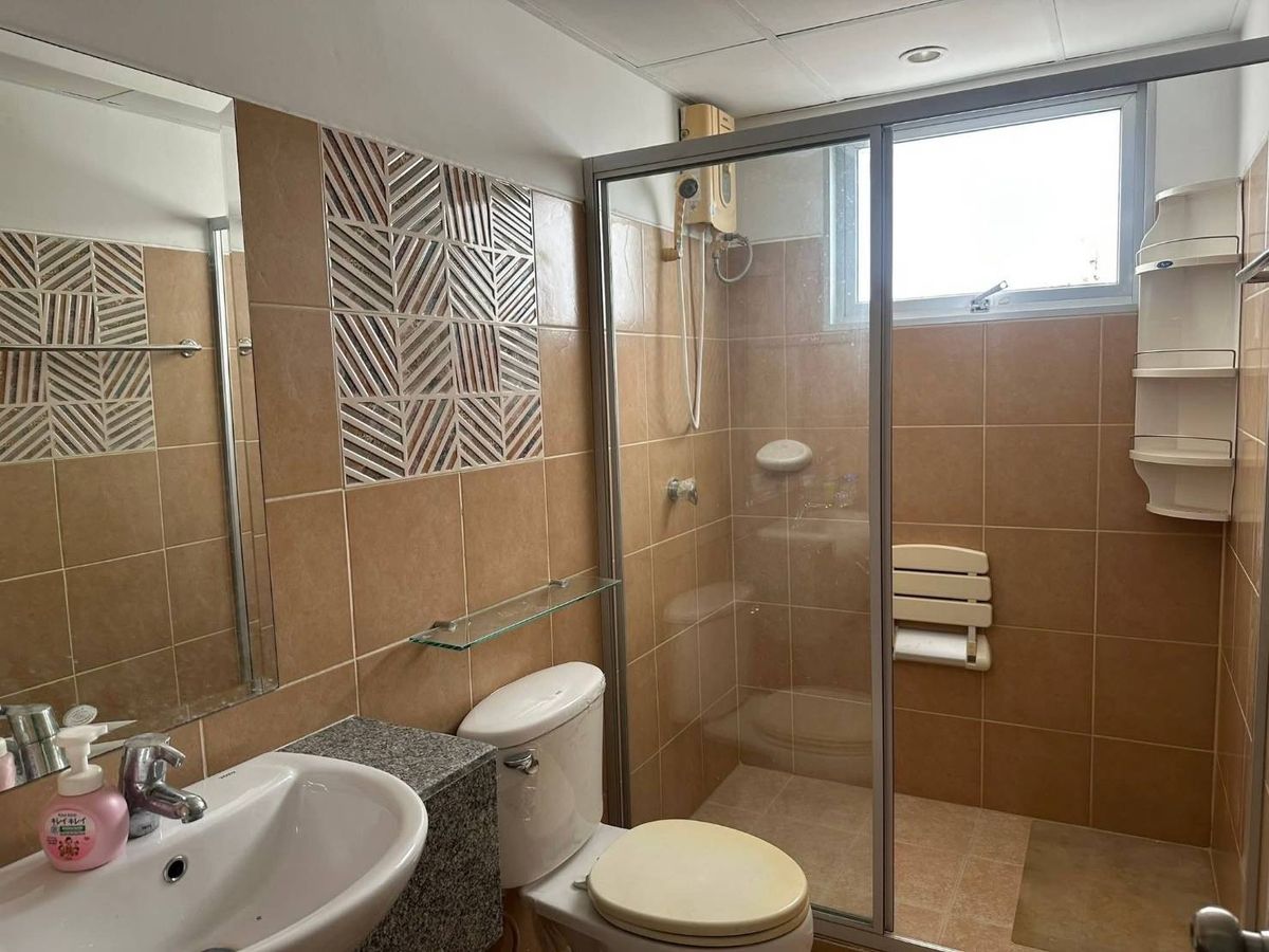 For RentCondoPattanakan, Srinakarin : Near BTS Yellow Line, Sri Udom Station, near Paradise Mall, Central Bangna