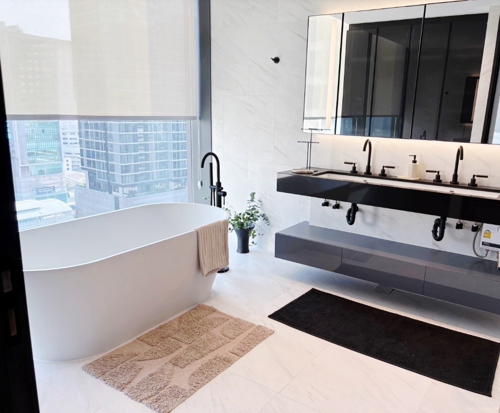 For RentCondoSathorn, Narathiwat : LTHC11434-Tait Sathorn 12 FOR RENT Size 98.5 sqm. 2 beds 2 baths Near BTS Saint Louis Station ONLY 147750 THB/Month