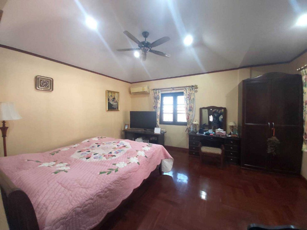 ขายบ้านพัทยา บางแสน ชลบุรี สัตหีบ : Single house for sale, prime location land, made into a pool villa (S03-1264)