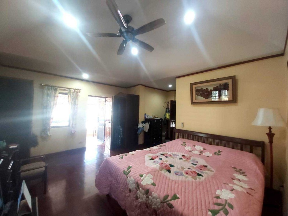 ขายบ้านพัทยา บางแสน ชลบุรี สัตหีบ : Single house for sale, prime location land, made into a pool villa (S03-1264)