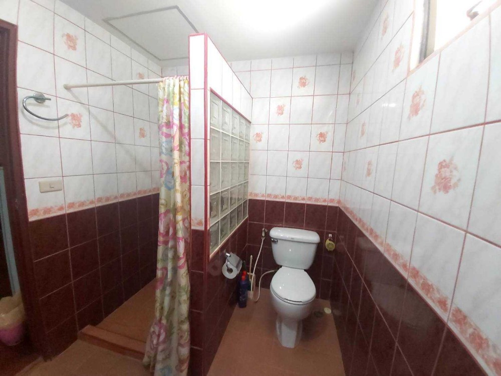 ขายบ้านพัทยา บางแสน ชลบุรี สัตหีบ : Single house for sale, prime location land, made into a pool villa (S03-1264)