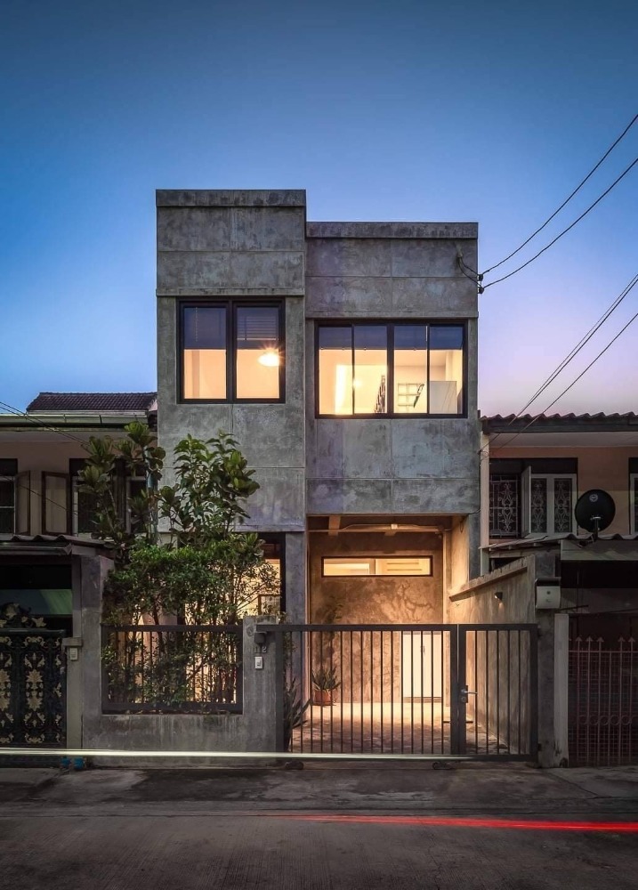 For RentHouseRama9, Petchburi, RCA : LTH11461–SONVIJAI @rama 9 FOR RENT Size 20 sq.w. 140 sqm. 2 beds 3 baths Near MRT Rama 9 ONLY 58K/Month