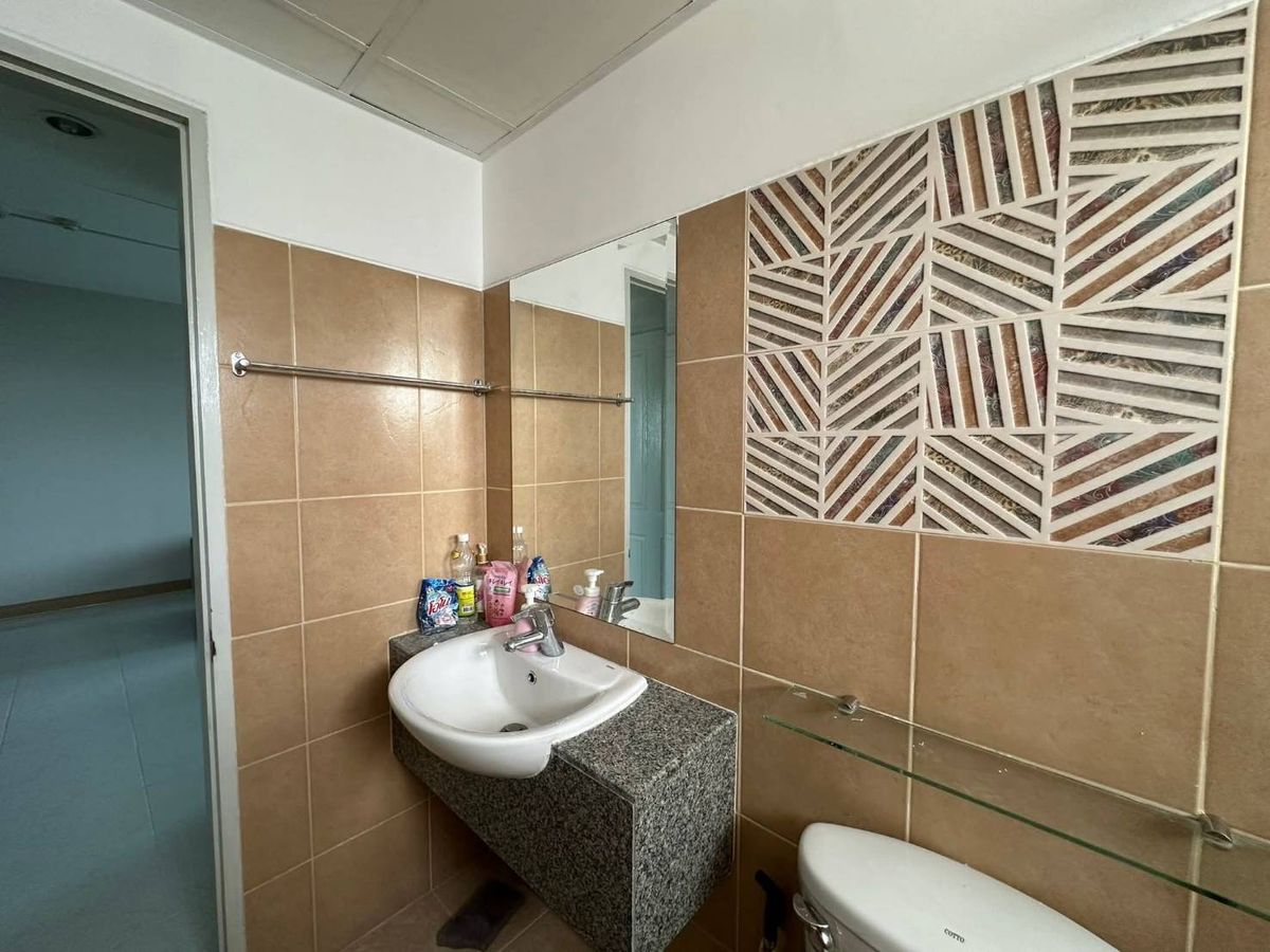 For RentCondoPattanakan, Srinakarin : Near BTS Yellow Line, Sri Udom Station, near Paradise Mall, Central Bangna