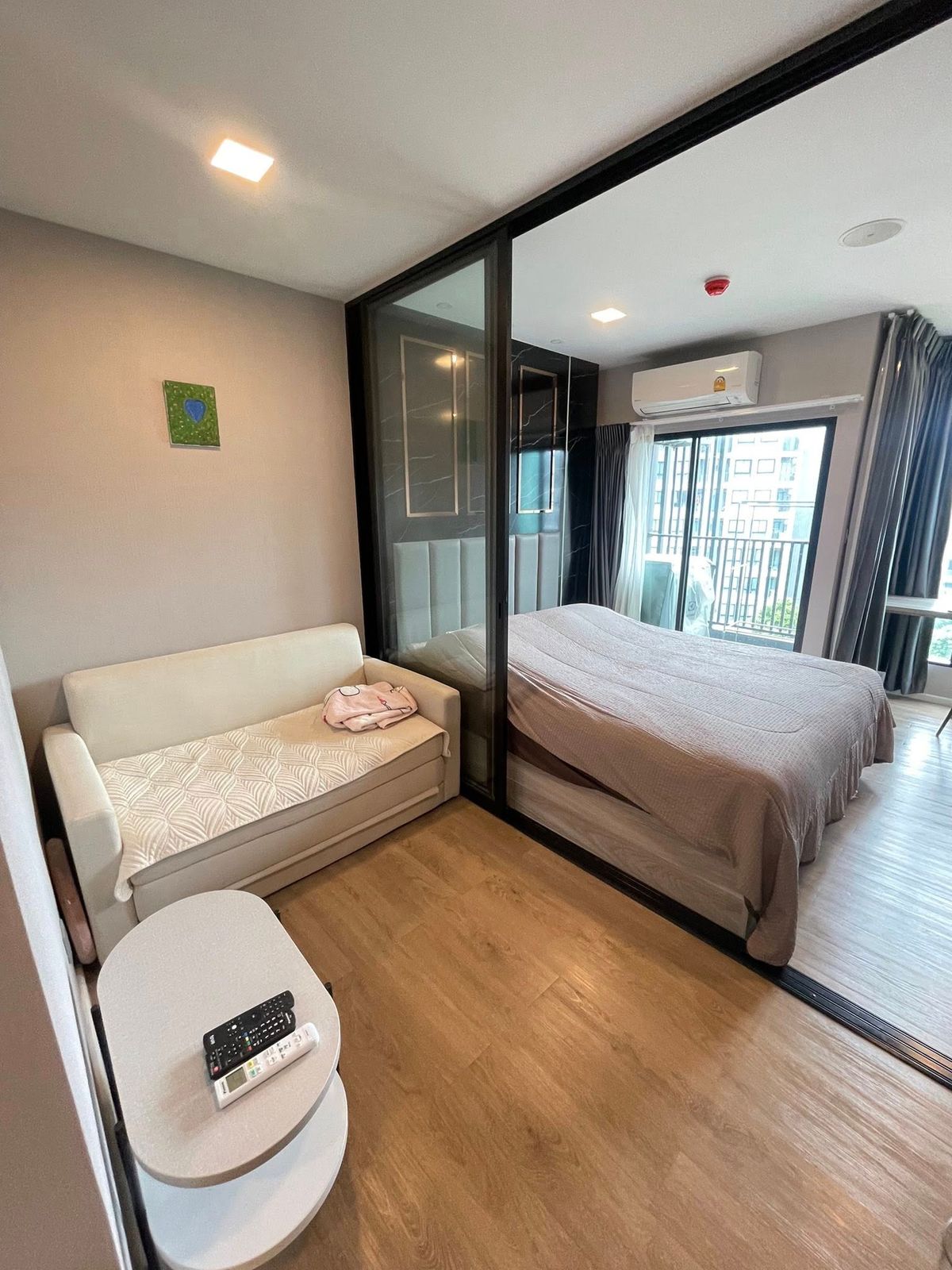 For SaleCondoPathum Thani,Rangsit, Thammasat : P.#Selling Kavetu is the opposite of the Bank. 🚆 Near the red line BTS The room is bright and comfortable.