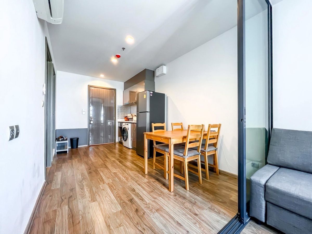 For RentCondoLadprao, Central Ladprao : For rent: Life Ladprao (1bed/1bath 36 sq m.) Very beautiful room, brand new condition, open view, price only 22,000. Tel. 0806265693 Ms. Bam