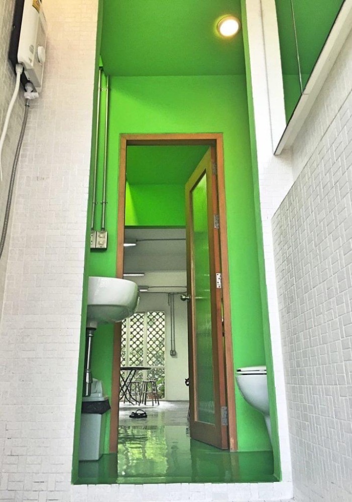 ขายโฮมออฟฟิศสุขุมวิท อโศก ทองหล่อ : Home Office For Sale in Sukhumvit 49, near Smitivej Hospital