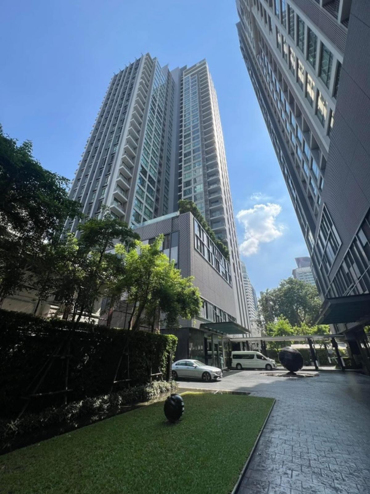 ขายคอนโดสุขุมวิท อโศก ทองหล่อ : Condo for sell Quattro By Sansiri