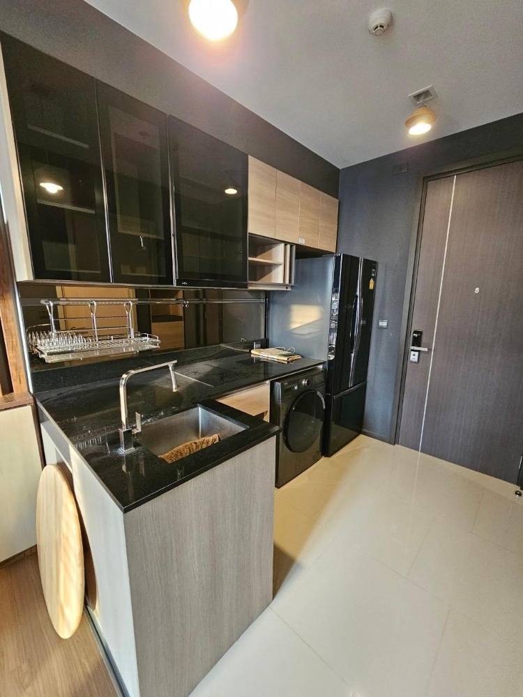 For RentCondoRama9, Petchburi, RCA : The Line Asoke Ratchada is near shopping malls and the Rama 9 BTS station, within walking distance.