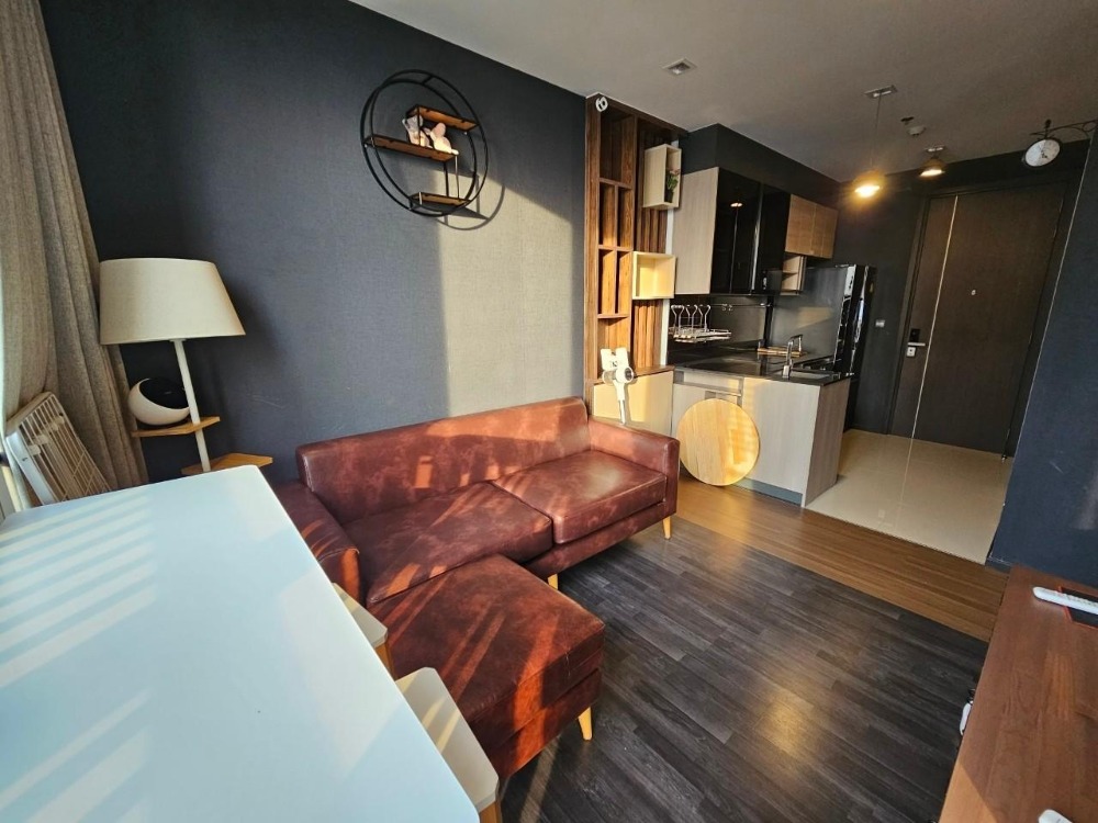 For RentCondoRama9, Petchburi, RCA : The Line Asoke Ratchada is near shopping malls and the Rama 9 BTS station, within walking distance.