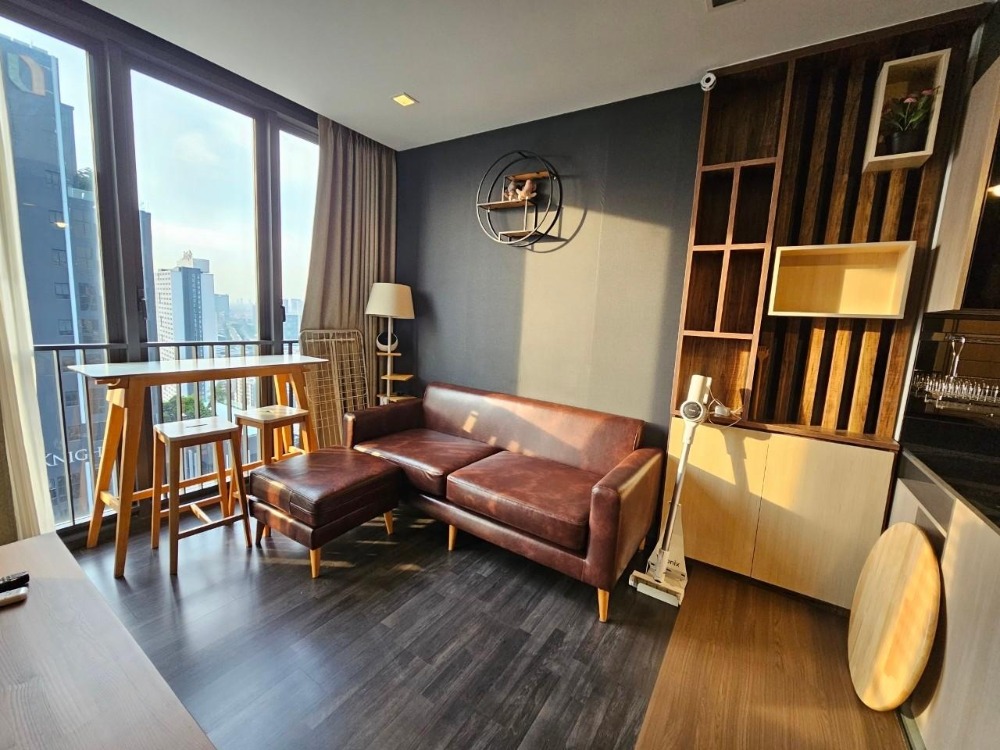 For RentCondoRama9, Petchburi, RCA : The Line Asoke Ratchada is near shopping malls and the Rama 9 BTS station, within walking distance.