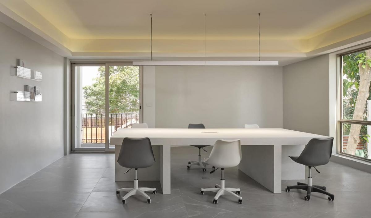 For SaleHome OfficeRatchadapisek, Huaikwang, Suttisan : Home Office for Sale with Tenant Ratchada 42 Near BTS Ratchayothin Income Generating Investment Property Bangkok