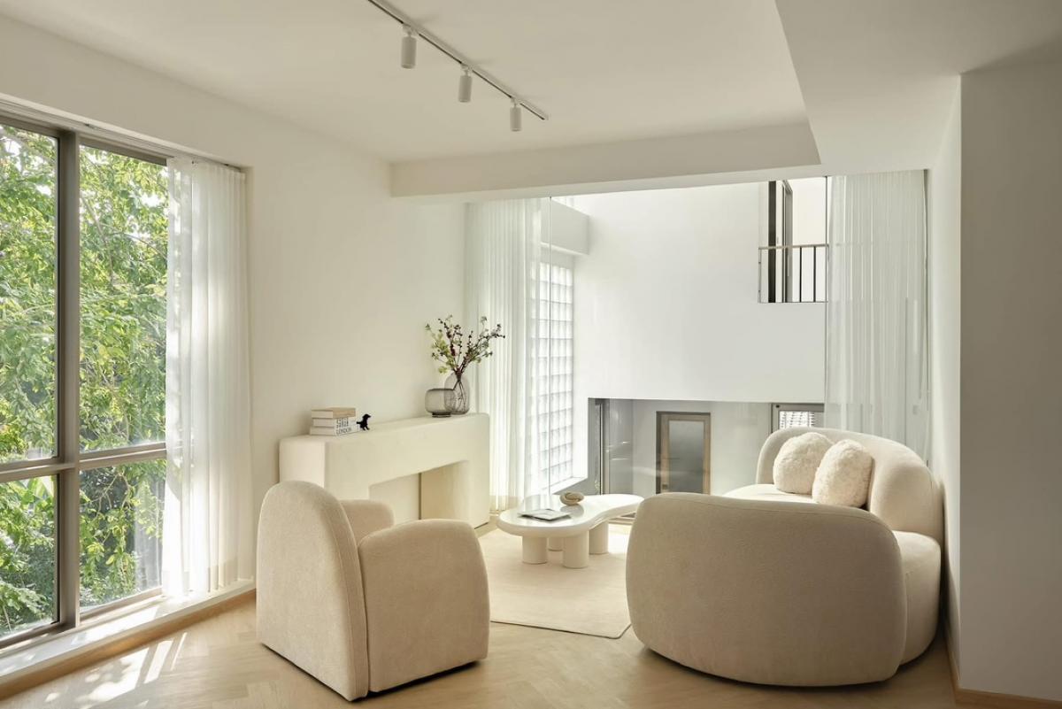 For SaleHome OfficeRatchadapisek, Huaikwang, Suttisan : Home Office for Sale with Tenant Ratchada 42 Near BTS Ratchayothin Income Generating Investment Property Bangkok