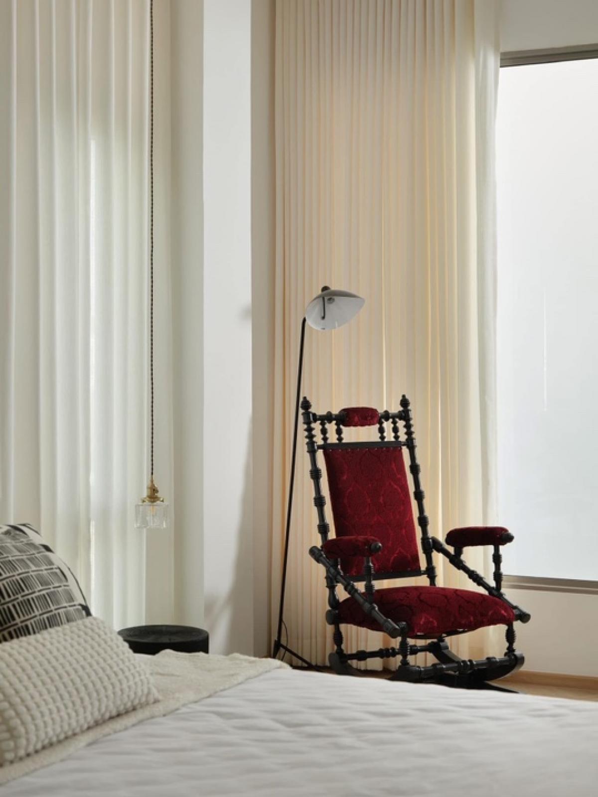 For SaleHome OfficeRatchadapisek, Huaikwang, Suttisan : Home Office for Sale with Tenant Ratchada 42 Near BTS Ratchayothin Income Generating Investment Property Bangkok