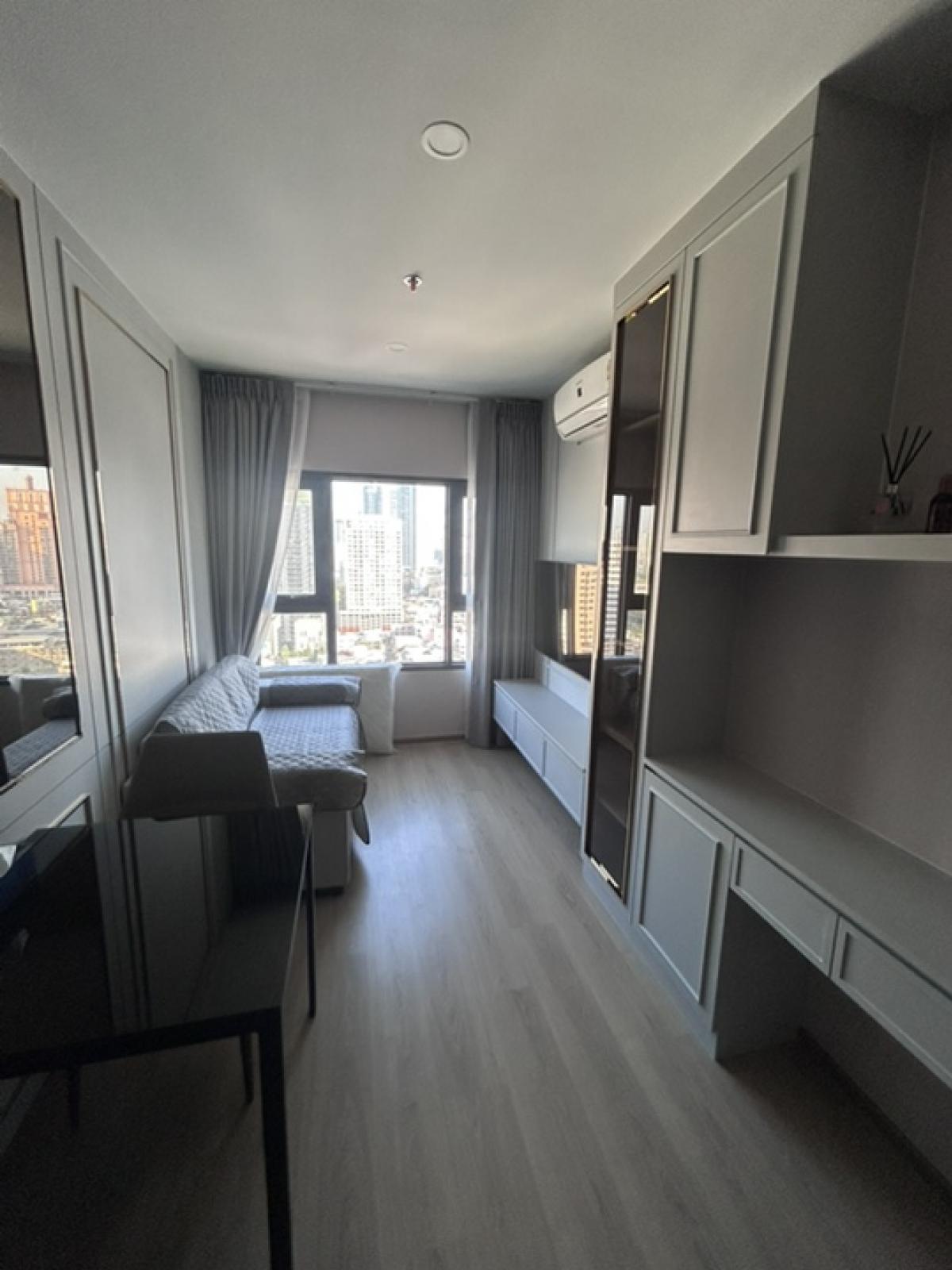 ให้เช่าคอนโดคลองเตย กล้วยน้ำไท : 🔥ให้เช่าด่วนสุด🔥ไลฟ์ พระราม 4 - อโศก ชั้น 20 วิวเมืองสุดตระการตา พร้อมเฟอร์นิเจอร์ครบชุด พร้อมเข้าอยู่ทันที