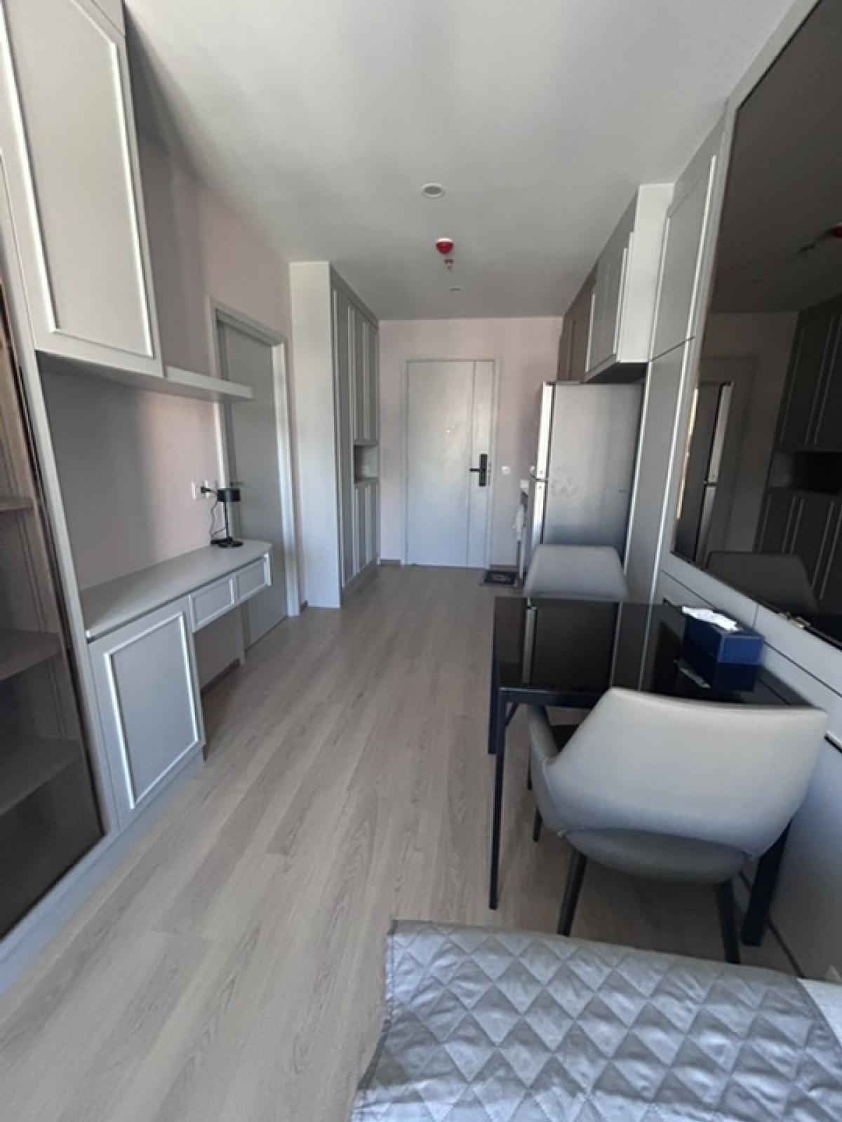 ให้เช่าคอนโดคลองเตย กล้วยน้ำไท : 🔥ให้เช่าด่วนสุด🔥ไลฟ์ พระราม 4 - อโศก ชั้น 20 วิวเมืองสุดตระการตา พร้อมเฟอร์นิเจอร์ครบชุด พร้อมเข้าอยู่ทันที