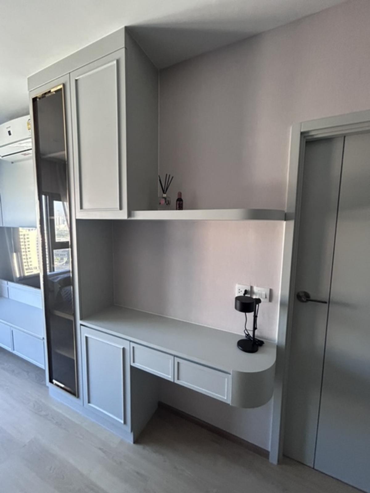 ให้เช่าคอนโดคลองเตย กล้วยน้ำไท : 🔥ให้เช่าด่วนสุด🔥ไลฟ์ พระราม 4 - อโศก ชั้น 20 วิวเมืองสุดตระการตา พร้อมเฟอร์นิเจอร์ครบชุด พร้อมเข้าอยู่ทันที