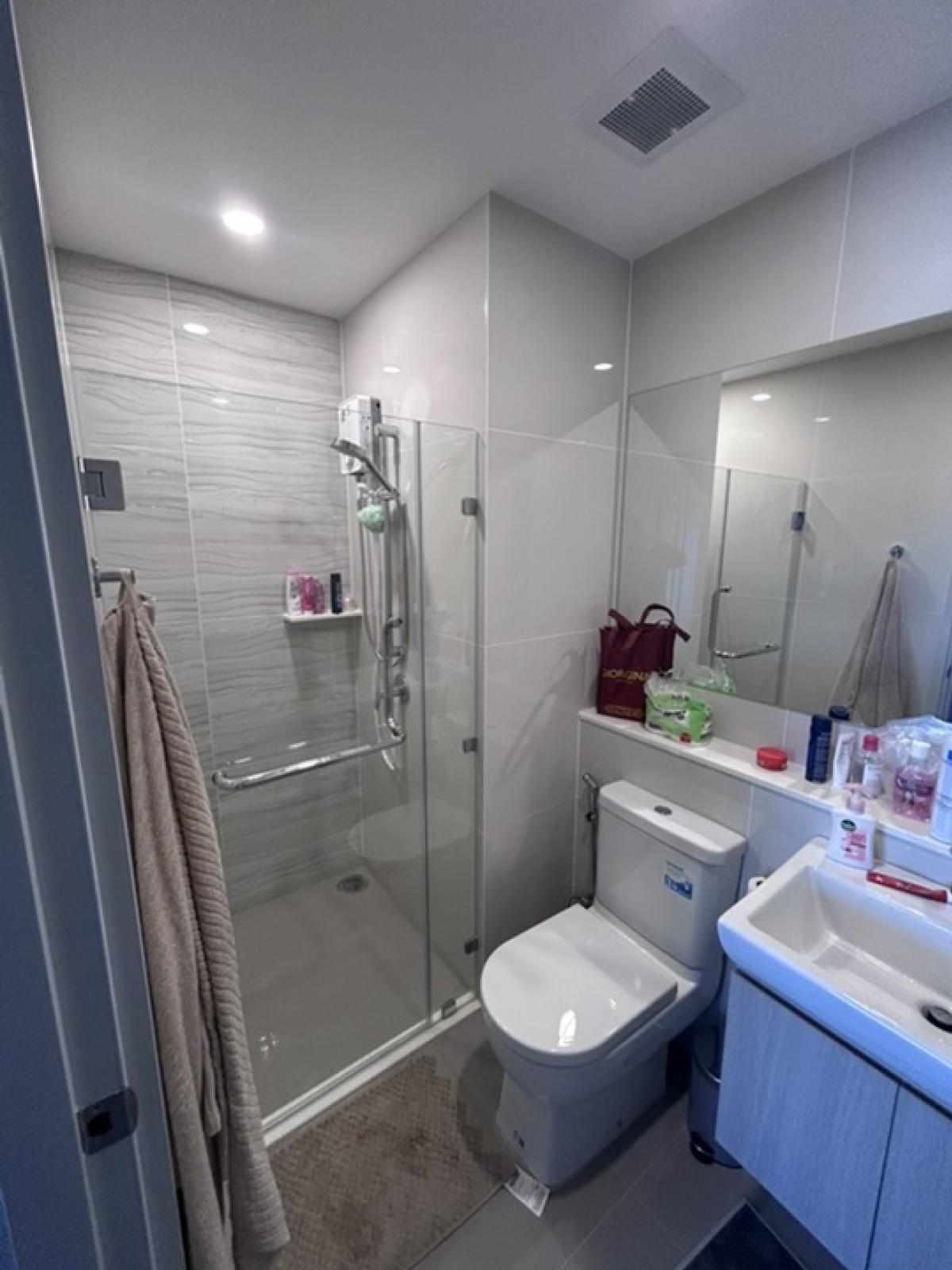 ให้เช่าคอนโดคลองเตย กล้วยน้ำไท : 🔥ให้เช่าด่วนสุด🔥ไลฟ์ พระราม 4 - อโศก ชั้น 20 วิวเมืองสุดตระการตา พร้อมเฟอร์นิเจอร์ครบชุด พร้อมเข้าอยู่ทันที