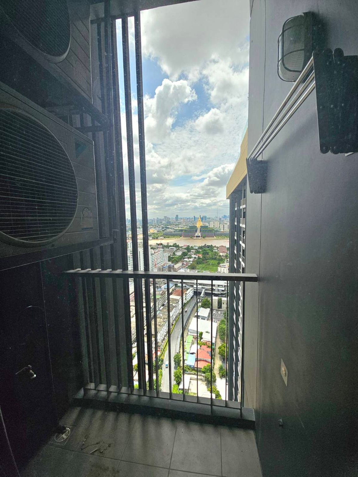 ขายคอนโดปิ่นเกล้า จรัญสนิทวงศ์ : เดอะทรี ริโอ้ บางอ้อ สเตชั่น – The Tree Rio (31.39 ตร.ม.) 1 ห้องนอน วิวสวยที่สุดเห็นรัฐสภา ติด MRT บางอ้อ