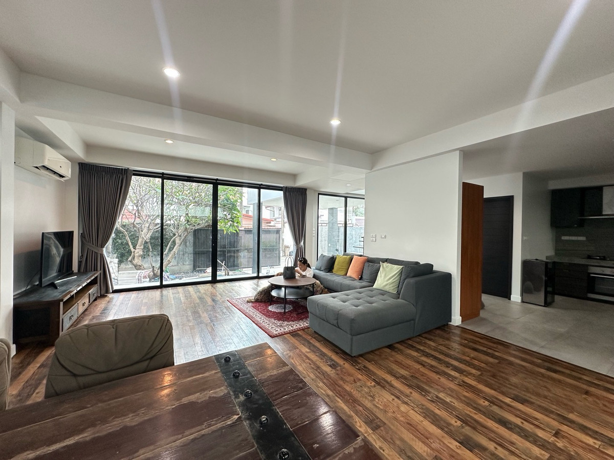 For RentHouseRatchadapisek, Huaikwang, Suttisan : Ladprao 80 house / 3 floors / 3 bedrooms / 4 bathrooms / 85000