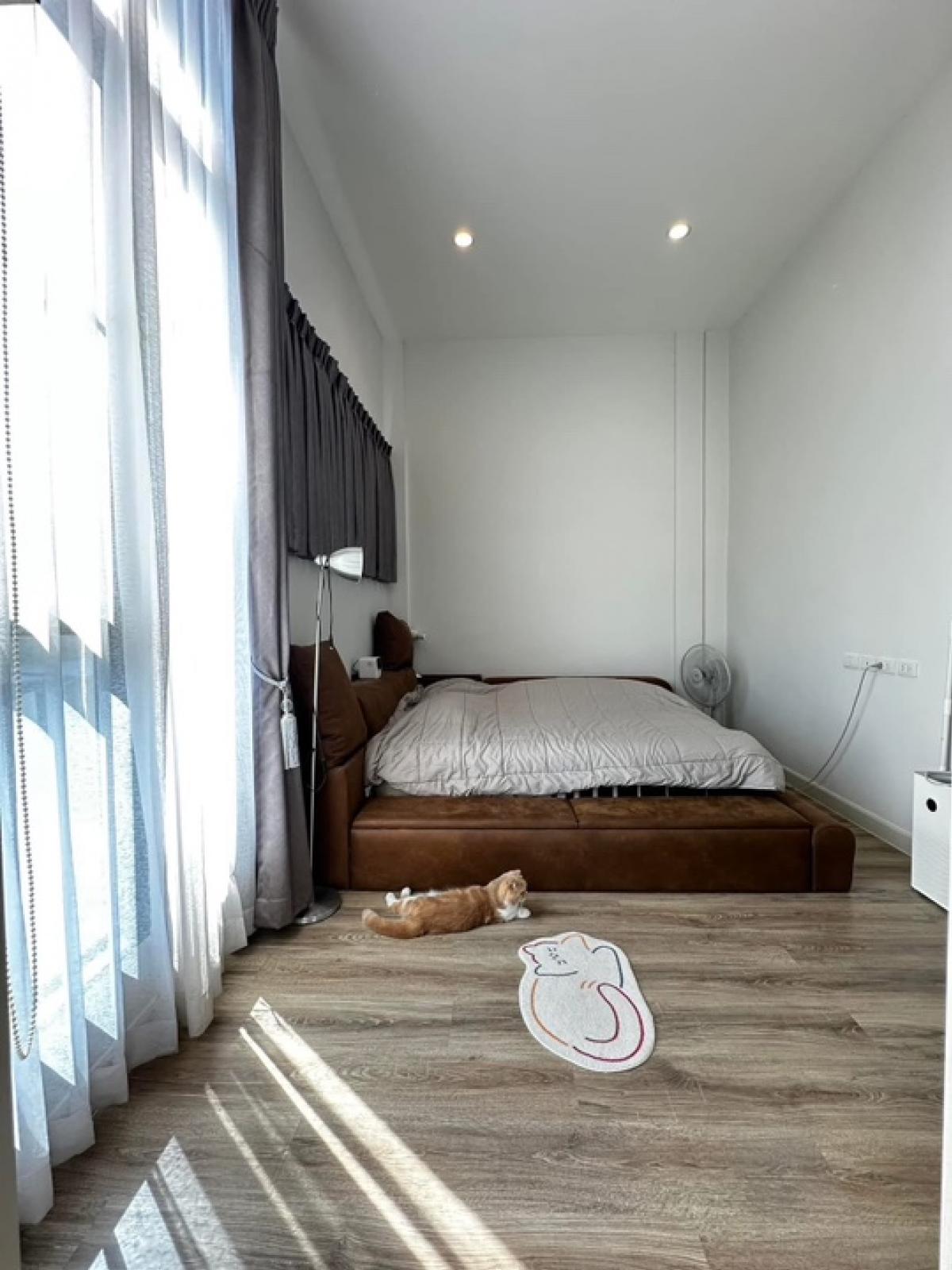 For SaleTownhomePattanakan, Srinakarin : 📢👇Sell with tenant til 31/3/27
 Dont miss this price, Verve Rama 9 Townhome, corner plot, 6.25 meters wide in front of the house, convenient travel on many routes.