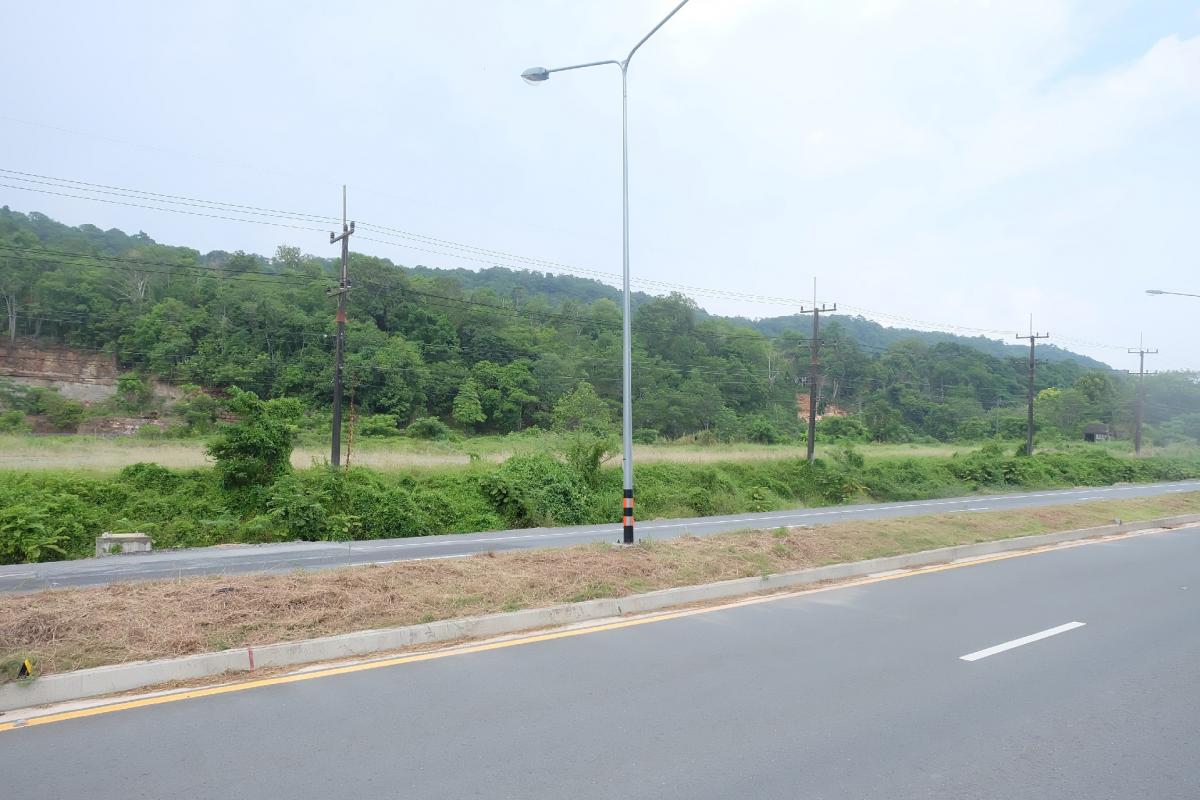 ขายที่ดินตราด : ที่ดินติดถนนสุขุมวิท คลองใหญ่ ตราด เป็นอู่ซ่อมรถ