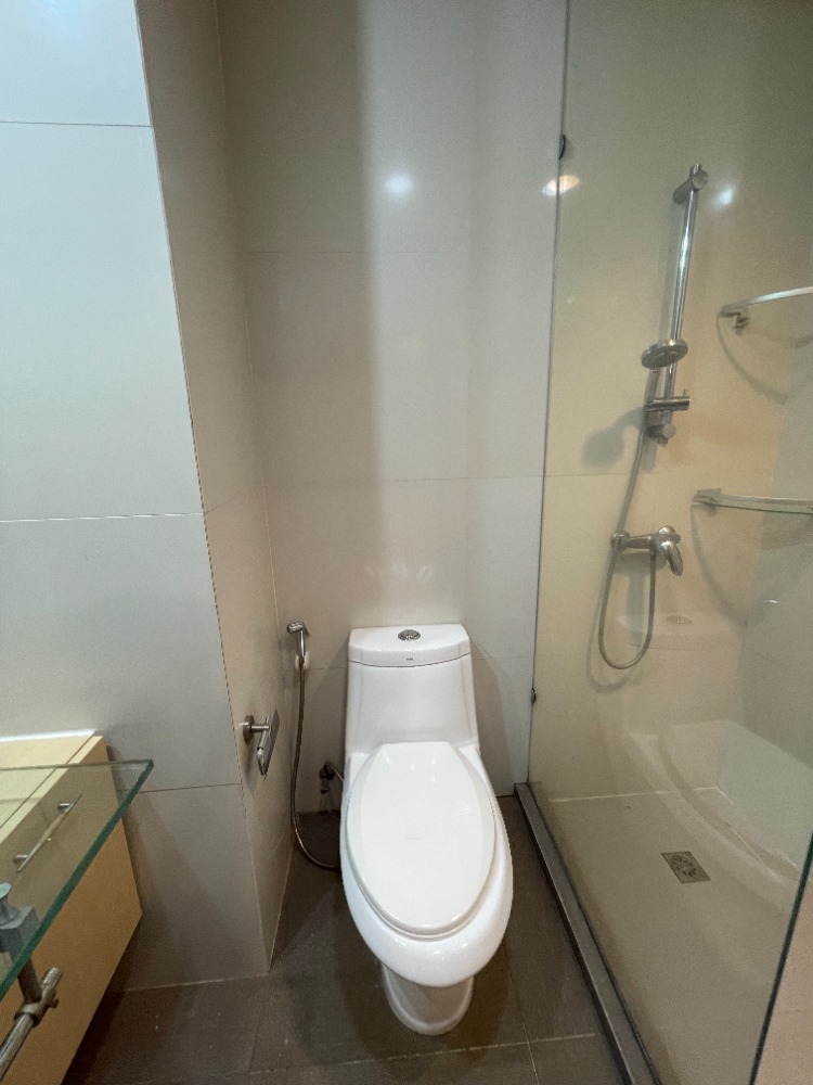 ให้เช่าคอนโดสาทร นราธิวาส : Sathorn Gardens | ให้เช่าห้องสตูดิโอ ตกแต่งน่าอยู่ เครื่องใช้ไฟฟ้าครบ ทำเลสะดวกใจกลางสาทร ส่วนกลางดี