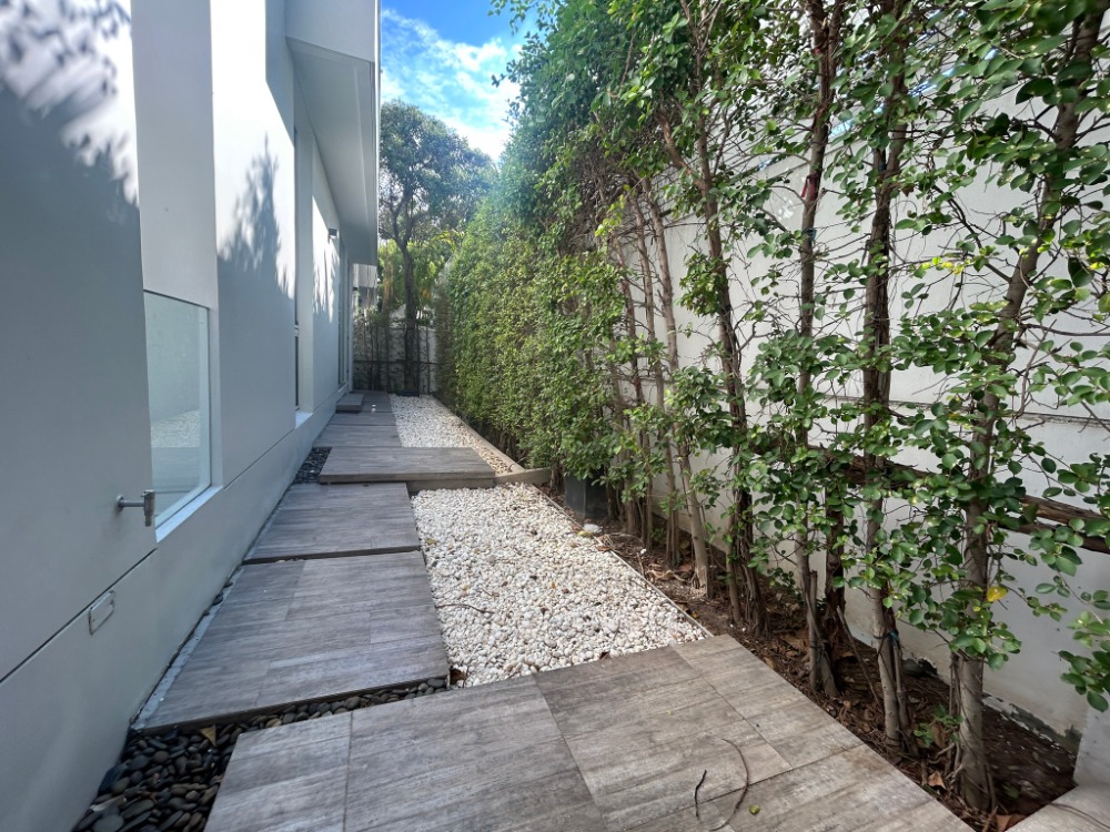 ให้เช่าบ้านเลียบทางด่วนรามอินทรา : ให้เช่าบ้าน VIVE เอกมัย-รามอินทรา